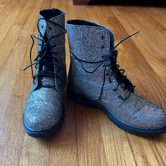 Size 40 Women’s sparkle combat boots - Picture 3 of 6